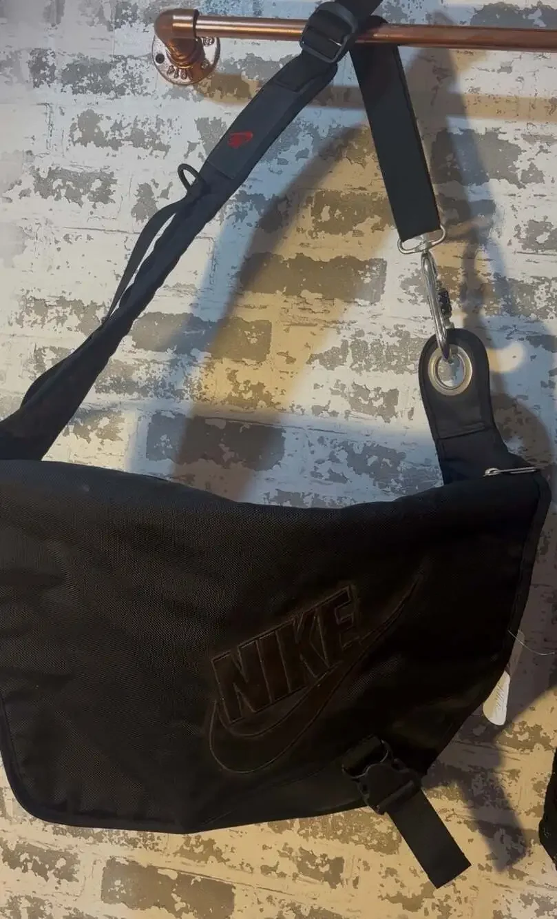 NWT Rare VTG 2000s Nike Bike Messanger bag Black / Red.